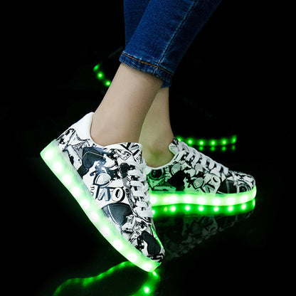 Ruth – Leuchtende Sportschuhe mit fluoreszierendem Design