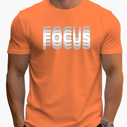 Herren T-Shirt mit modernem FOCUS Statement Print – Lässiges Motivshirt für Alltag & Freizeit