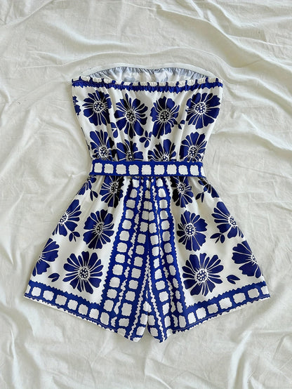 Damen Bandeau Jumpsuit mit Blumenmuster und Taillengürtel – Eleganter Einteiler für Sommer und Urlaub