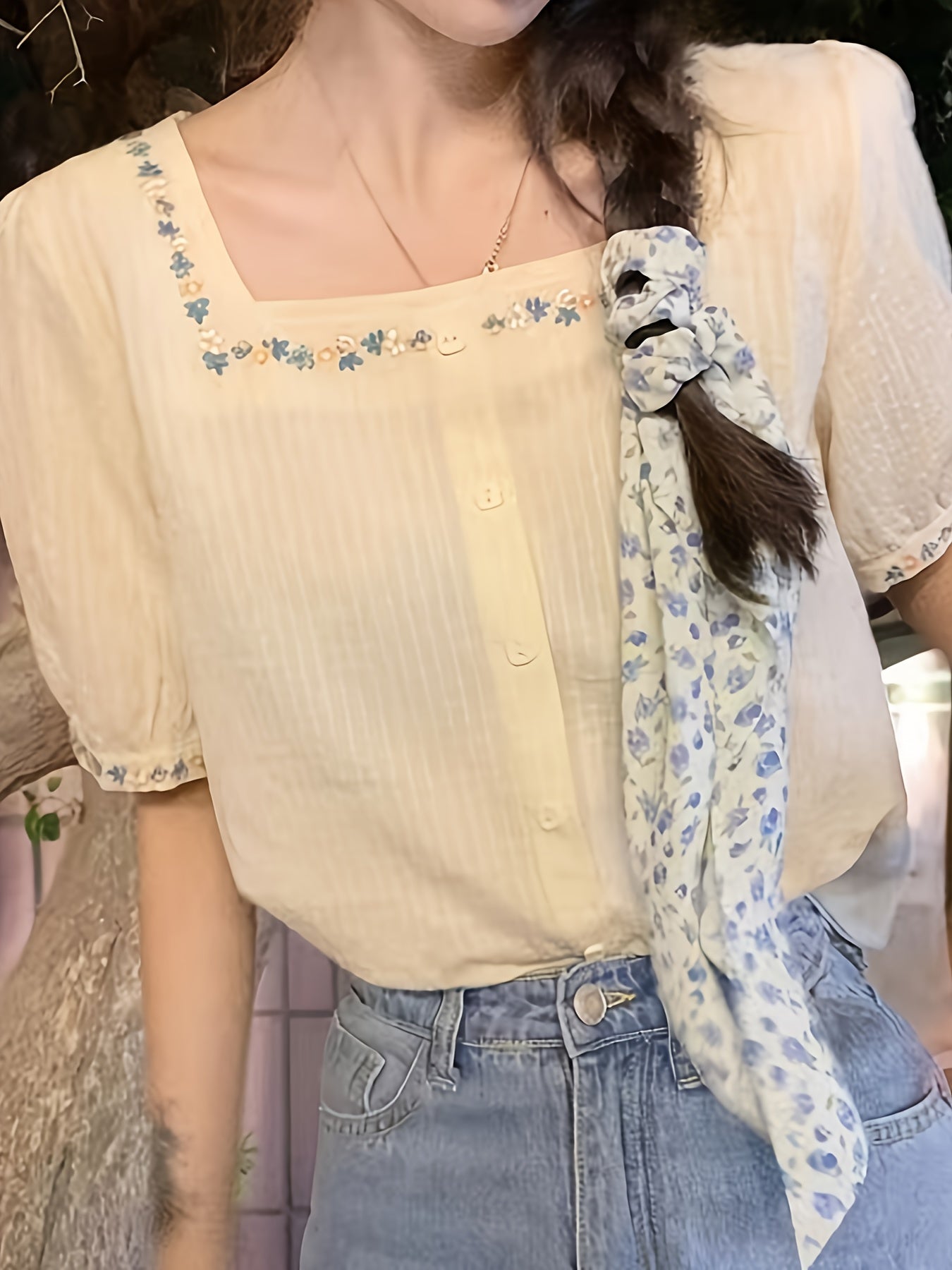Damen Bluse mit Stickerei und Quadrat-Ausschnitt – Eleganter Sommerstil