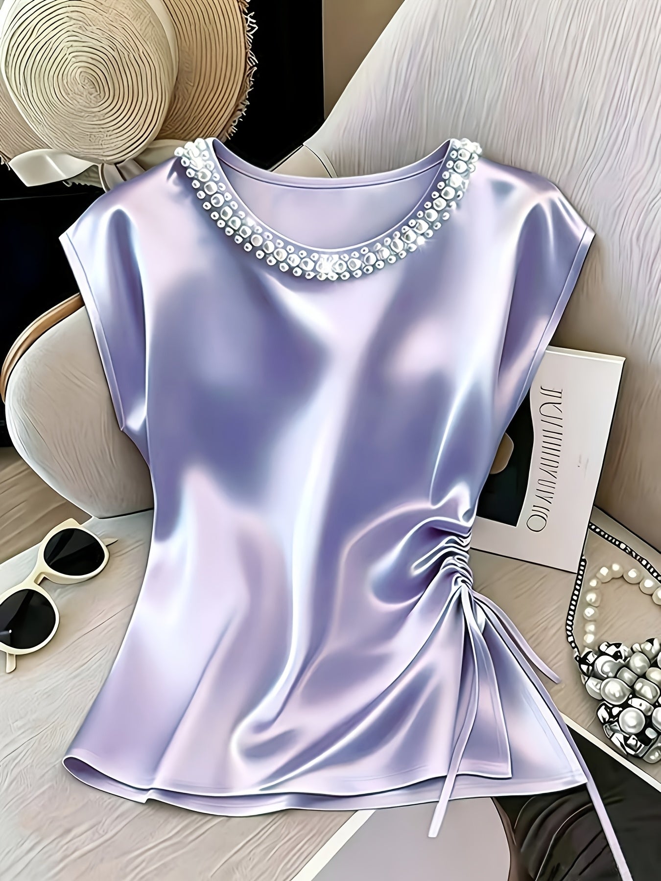 Damen Elegante Satinbluse mit Perlenkragen und Raffdetails – Stilvolle Kurzarm-Bluse für festliche Anlässe