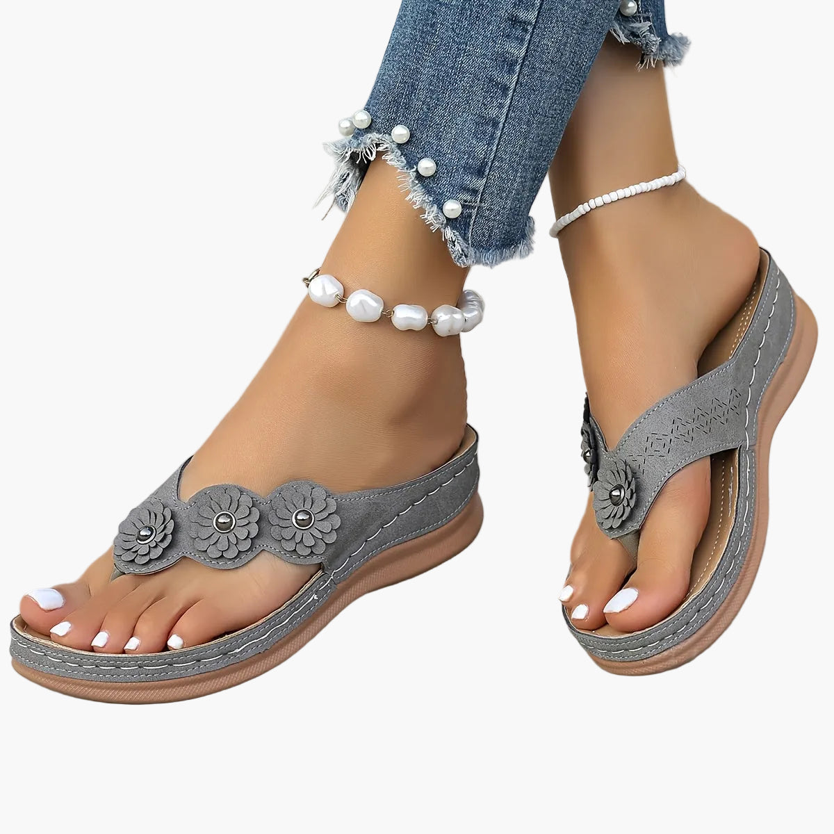 Damen Casual Zehentrenner Sandalen mit Keilabsatz und Blumenapplikation – Bequeme Sommerschuhe für Freizeit