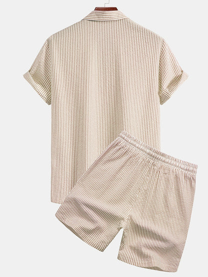 Herren Set Kurzarm Hemd und Shorts mit Streifen – Modernes Strandoutfit für Freizeit und Urlaub
