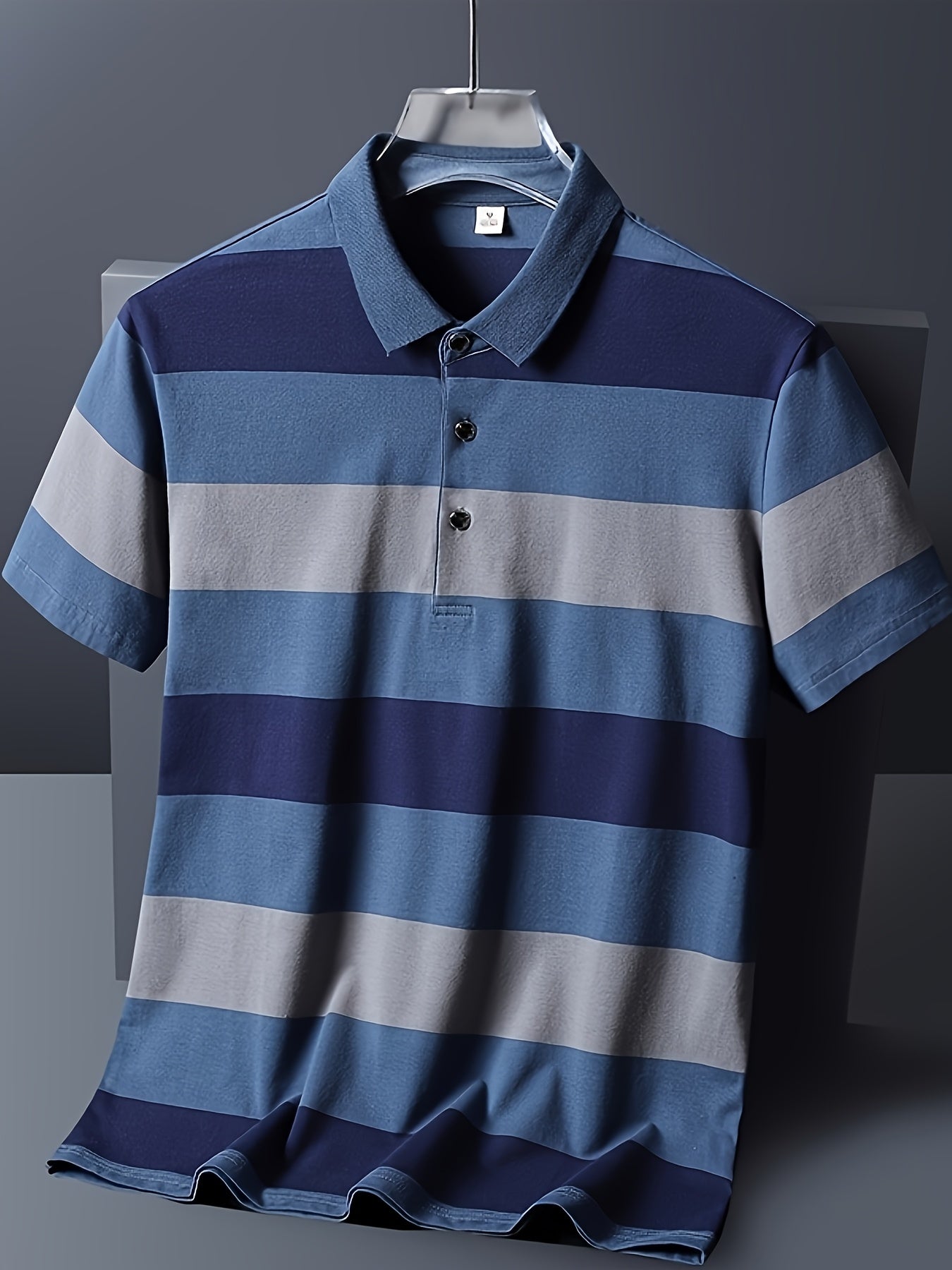 Herren Polohemd im modernen Streifen-Design – Stilvolles Freizeit- und Business-Casual Basic