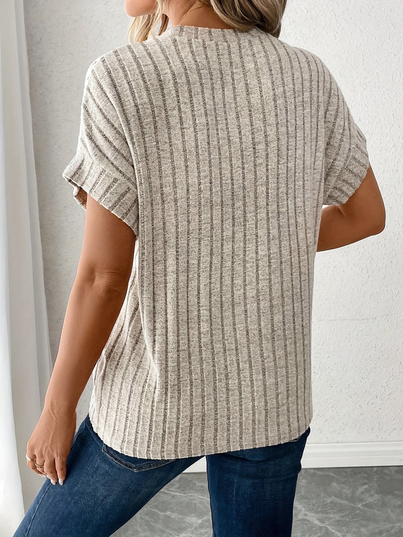 Damen Elegantes Gestreiftes T-Shirt mit Rundhalsausschnitt – Alltag & Freizeit