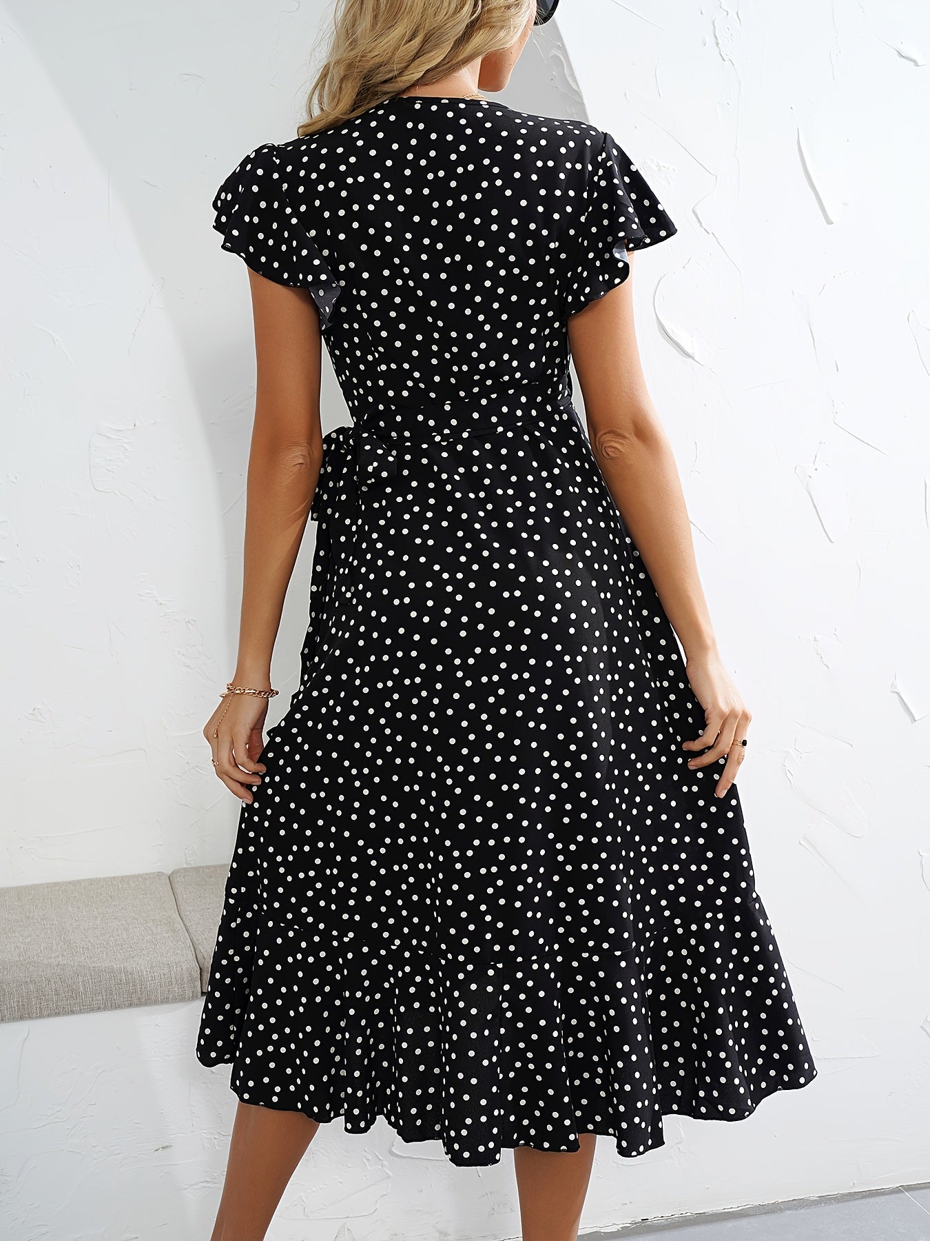 Damen Polka Dot Wickelkleid mit Rüschen – Eleganter Sommerstil für Alltag und Urlaub