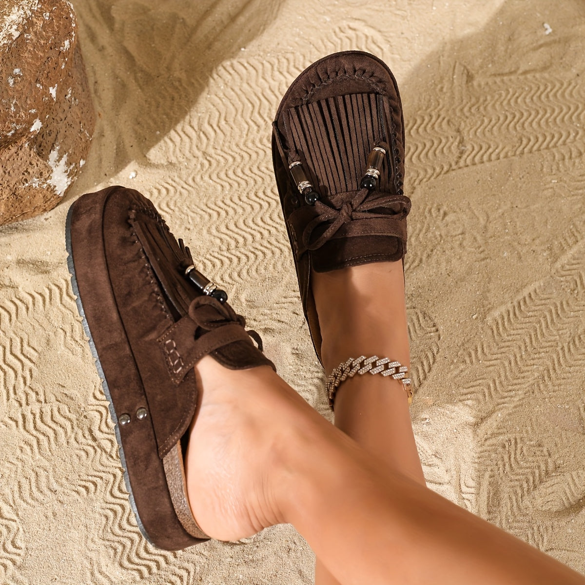 Damen Mokassin Hausschuhe mit Fransen und Perlen – Bequeme Vintage Slipper für Alltag und Freizeit
