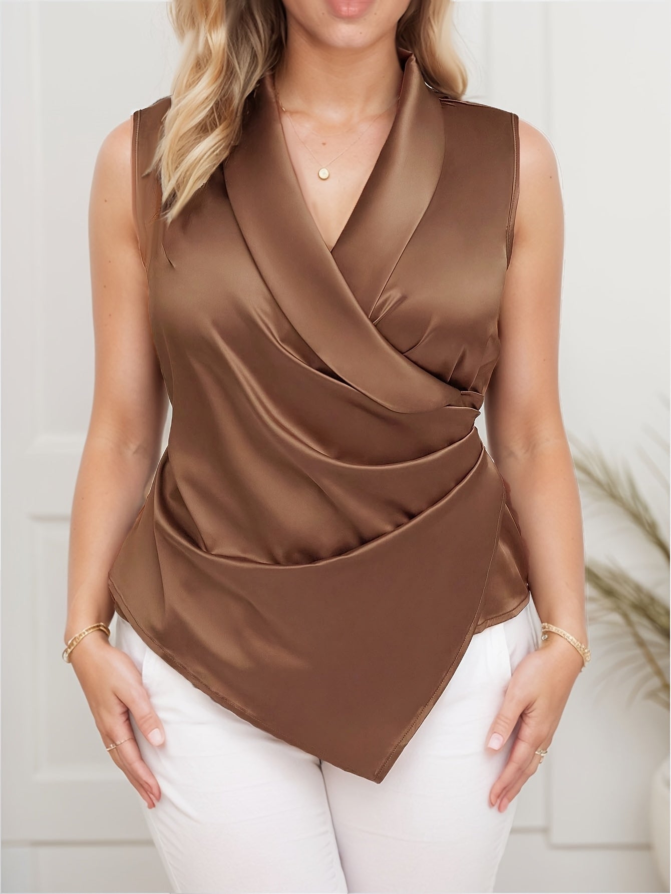 Damen Elegantes Wickel-Top für Büro und Freizeit – Ärmellos, Asymmetrischer Schnitt, Stilvolle Bluse
