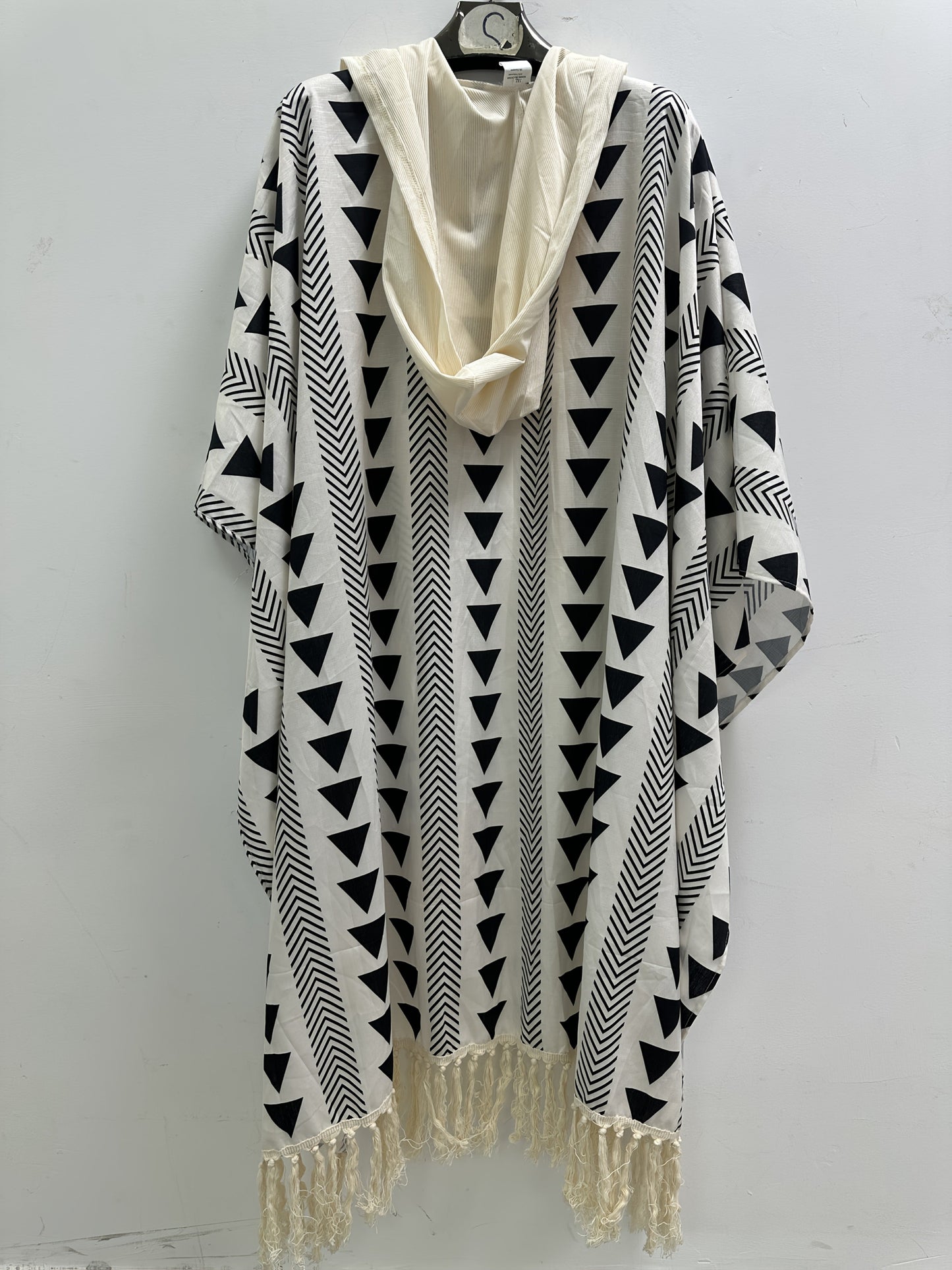 Herren Boho Poncho mit Kapuze und geometrischem Muster – Strand & Festival Überwurf