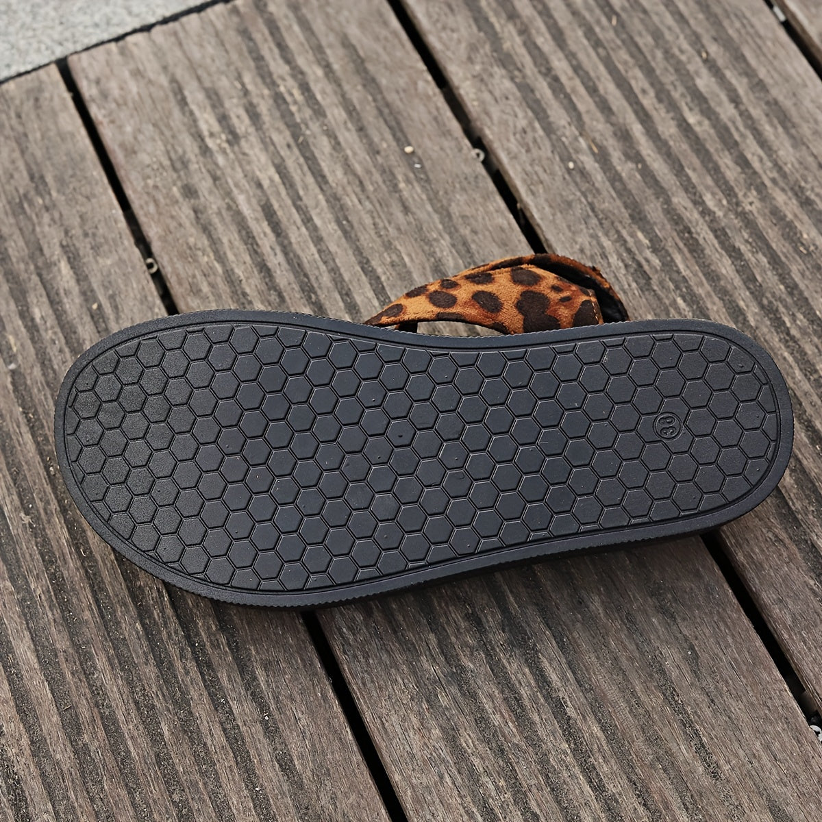Damen Plateau-Sandalen im Leopardenmuster – Modische Sommerschuhe mit Kreuzriemen und Knöchelriemen