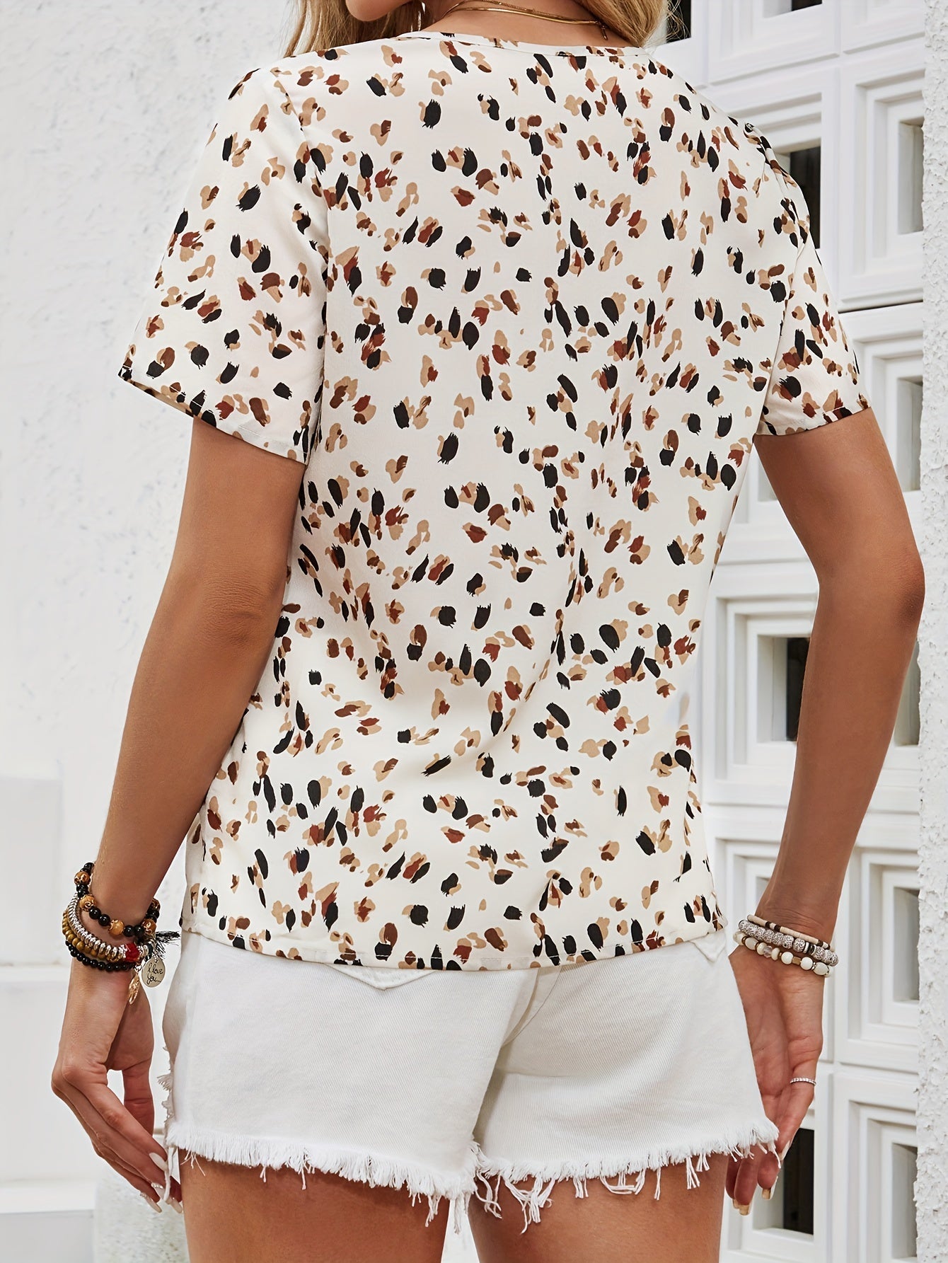 Damen Sommerbluse im eleganten Animal-Print, legerer Stil, ideal für Freizeit und Alltag