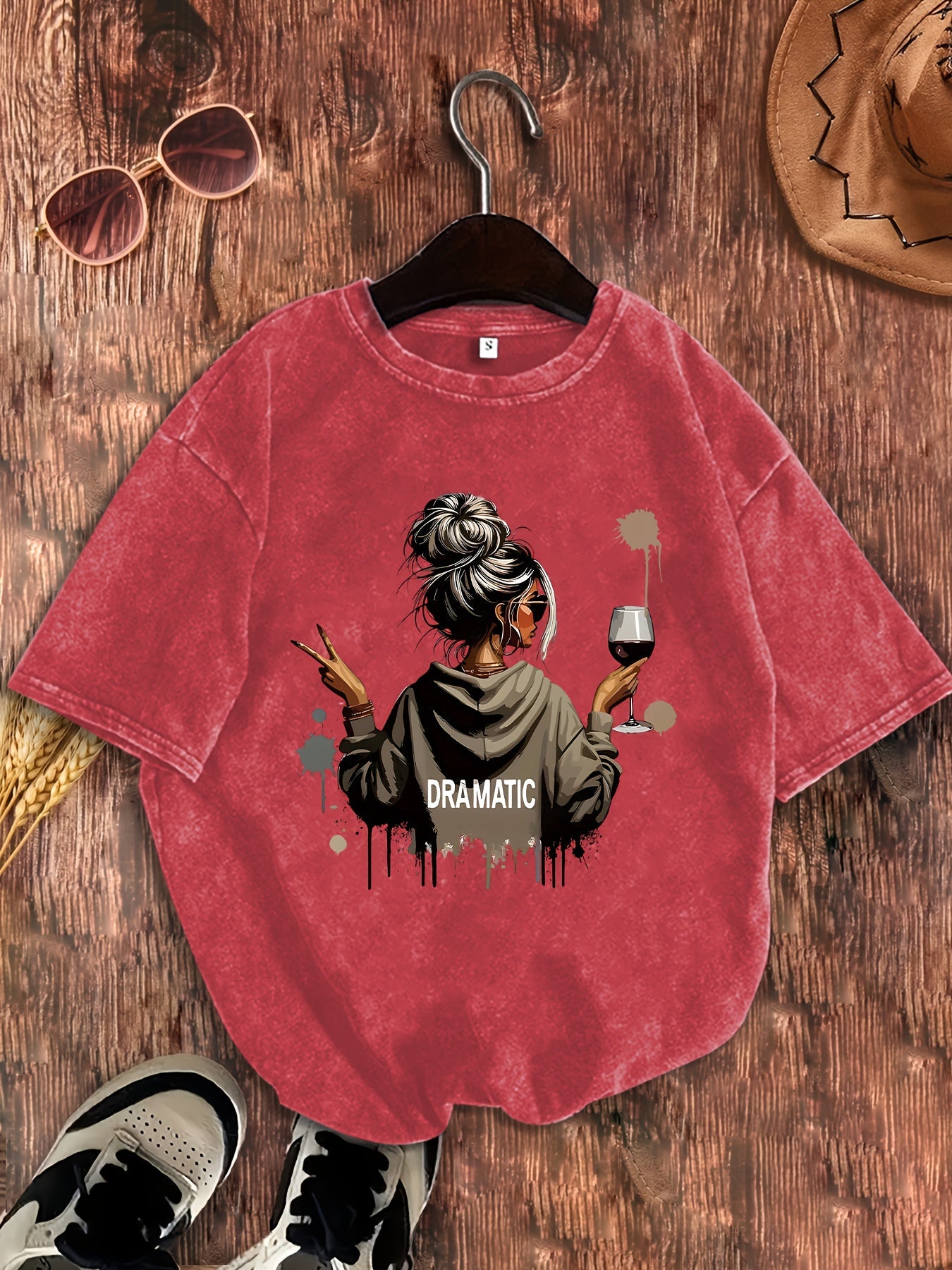 Damen Oversize T-Shirt mit Grafik – Dramatic Girl, lässiger Stil, ideal für Freizeit und Alltag