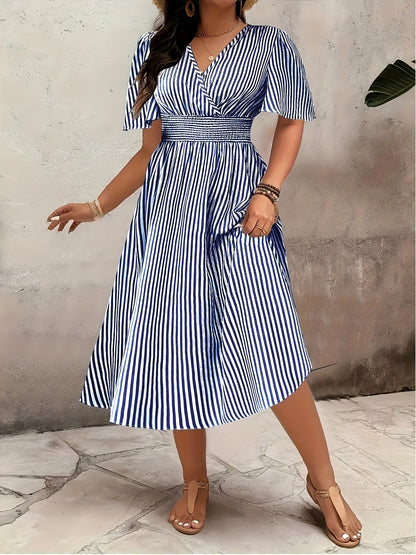 Damen Elegantes Streifen Midikleid mit Smokbund und V-Ausschnitt – Perfekt für besondere Anlässe