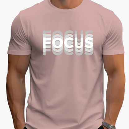 Herren T-Shirt mit modernem FOCUS Statement Print – Lässiges Motivshirt für Alltag & Freizeit