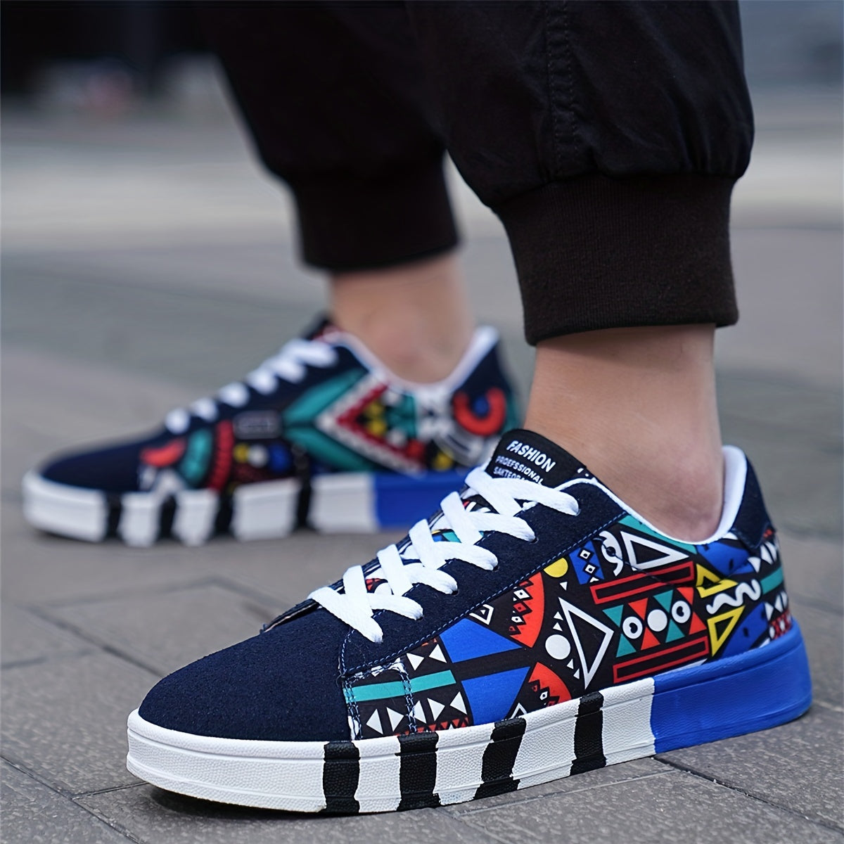 Herren Sneaker mit geometrischem Muster – Modische Freizeitschuhe für Outdoor & Alltag