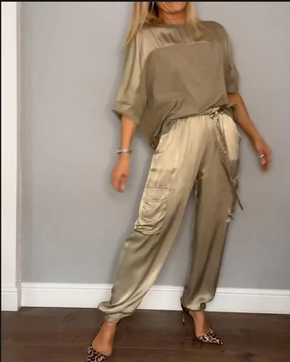Kimberley – Satin Damen Zweiteiler mit kurzen Ärmeln
