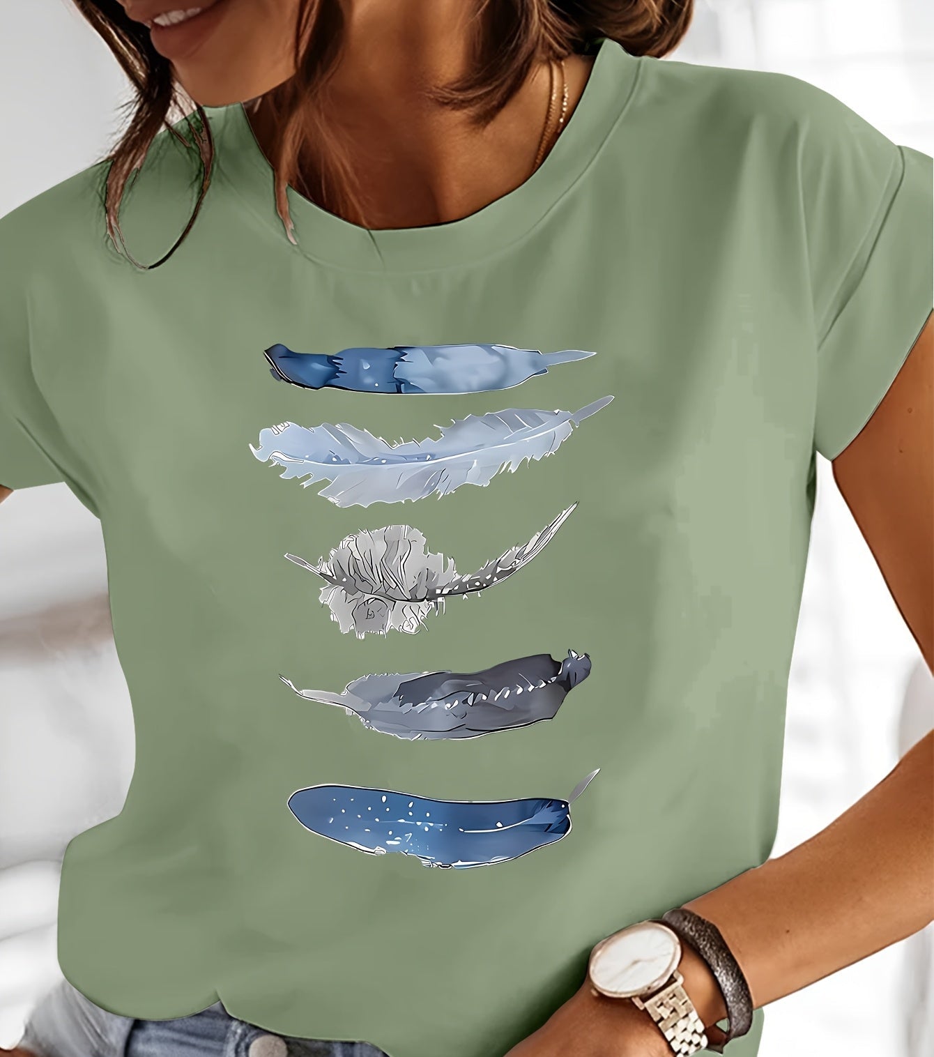 Damen T-Shirt mit künstlerischem Feder-Print – Lässiger Stil für Alltag & Freizeit