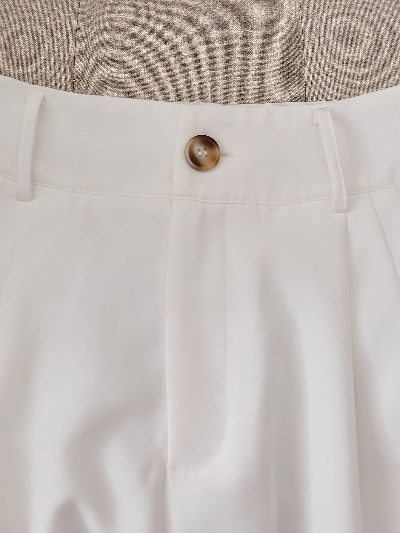 Damen Elegante High-Waist Shorts mit Gürtel – Perfekt für Alltag & Büro