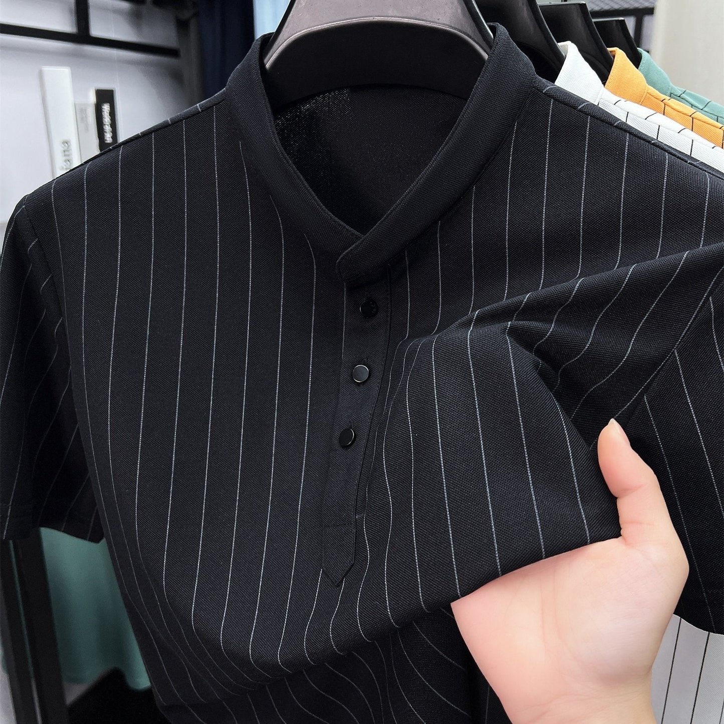 Herren Kurzarm-Hemd mit Stehkragen und Nadelstreifen – Modernes Freizeitshirt mit Knopfleiste