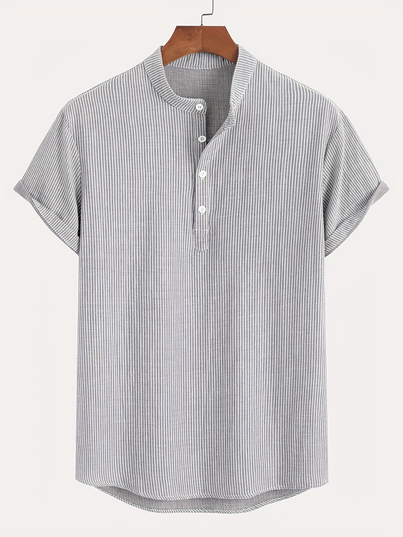 Herren Kurzarm-Henley mit Stehkragen und feinem Streifenmuster – Moderner Freizeitstil