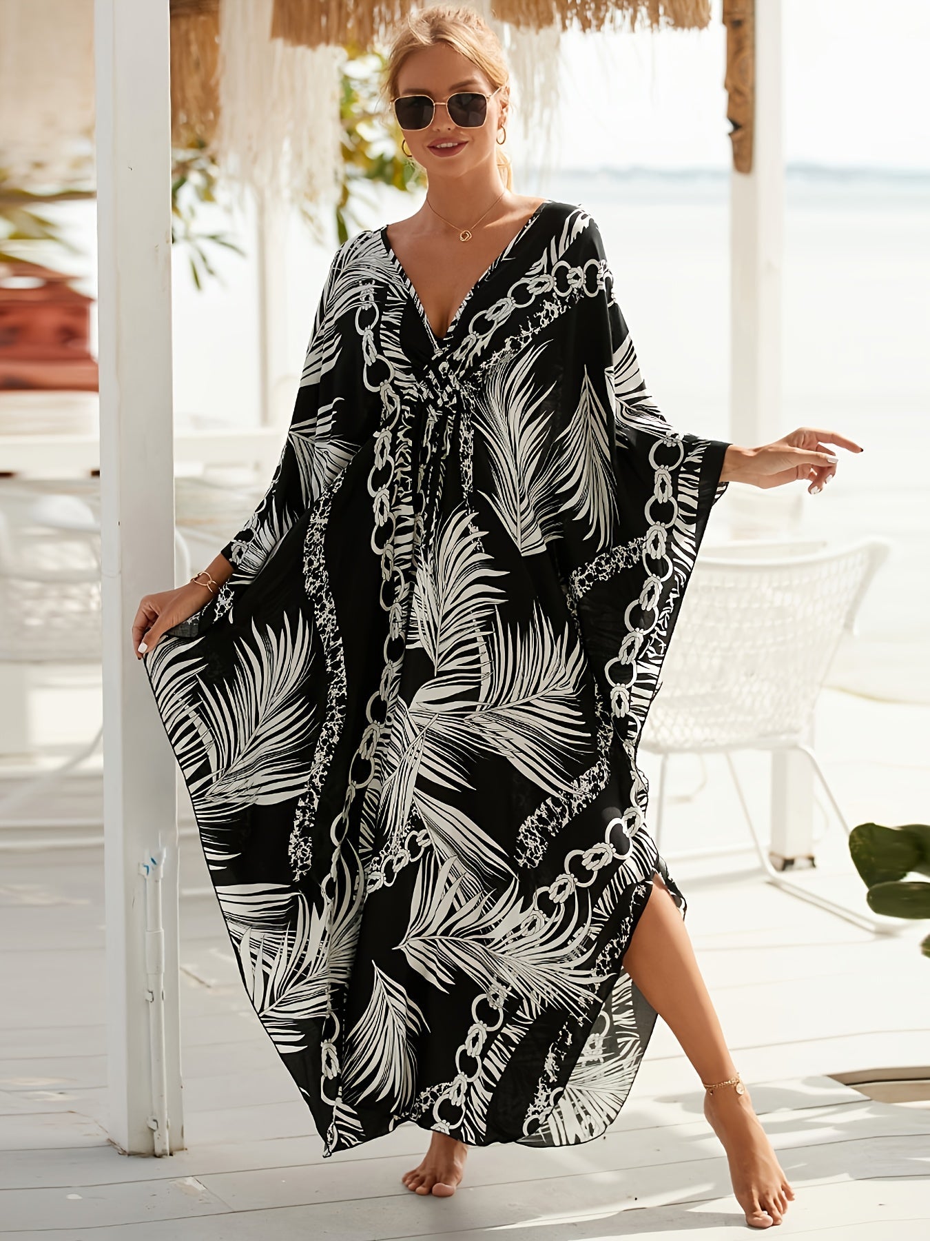 Damen Luxus Kaftan Maxikleid mit tropischem Palmen- und Kettenmuster – Eleganter Strand- und Resort-Style