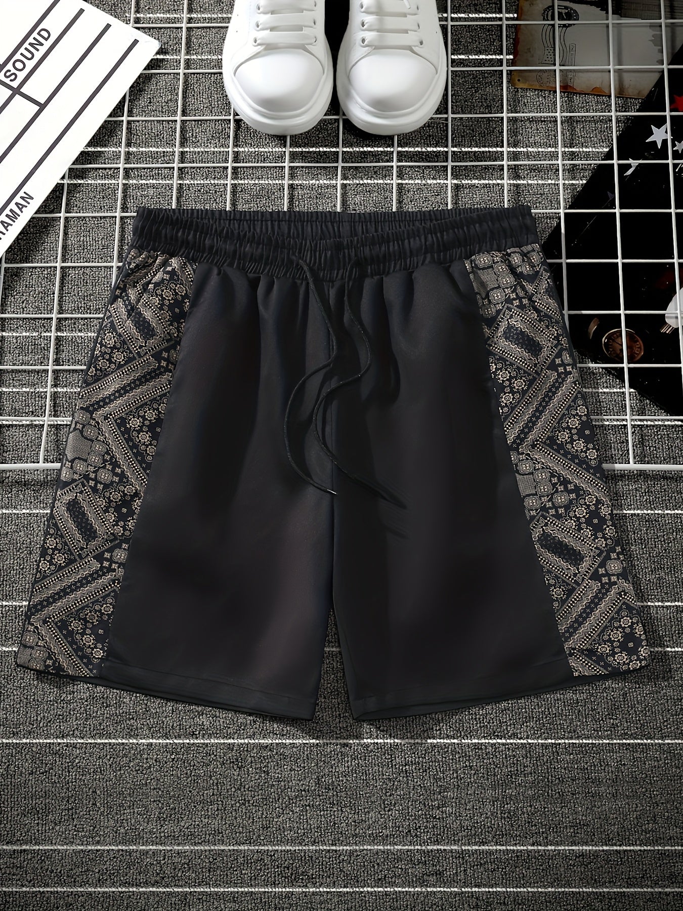 Herren Urban Streetwear Shorts mit grafischem Muster und elastischem Bund – Modische Freizeithose