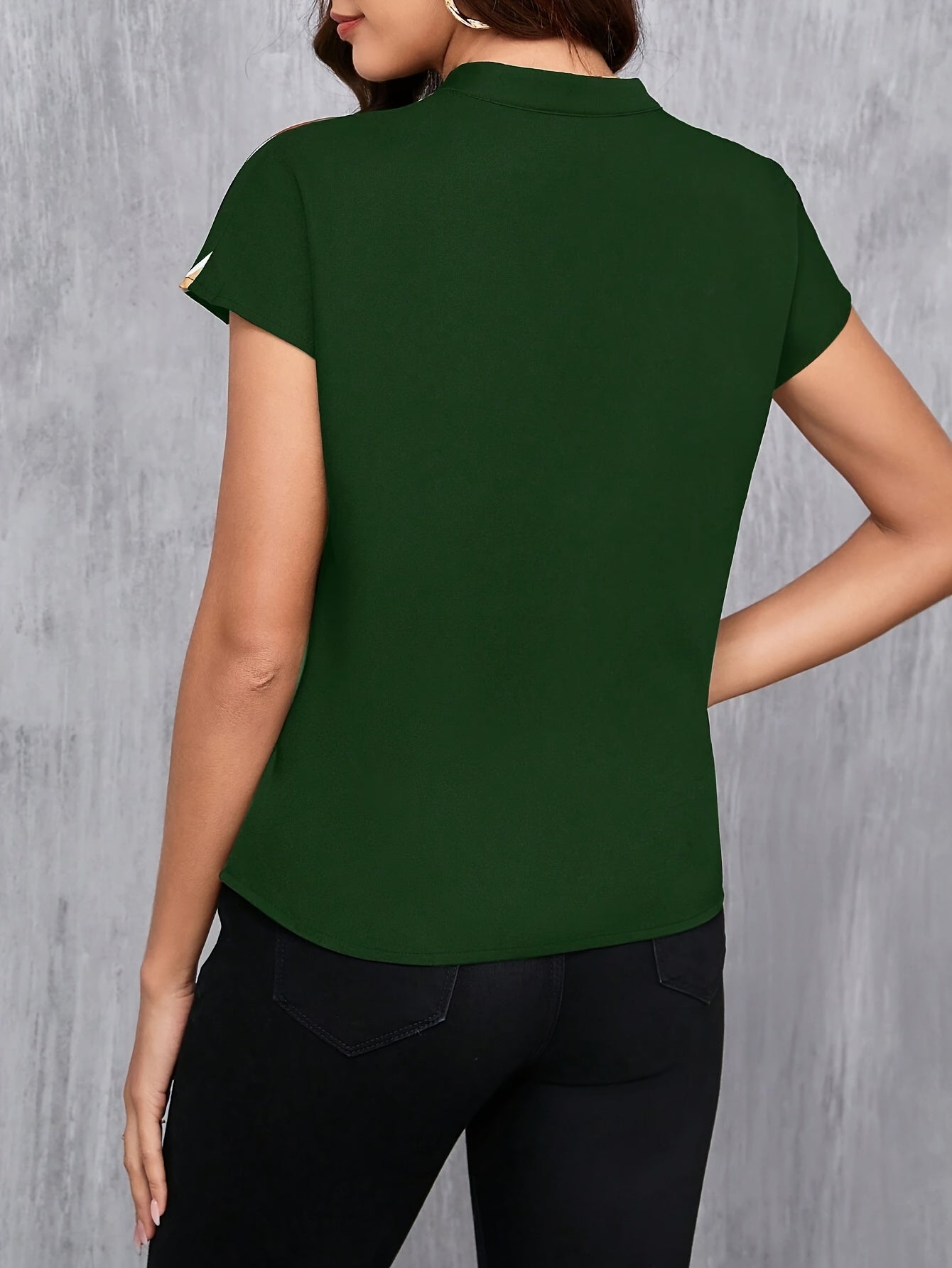 Damen Bluse Elegant mit V-Ausschnitt und Modernem Print – Perfekt fürs Büro und Alltag