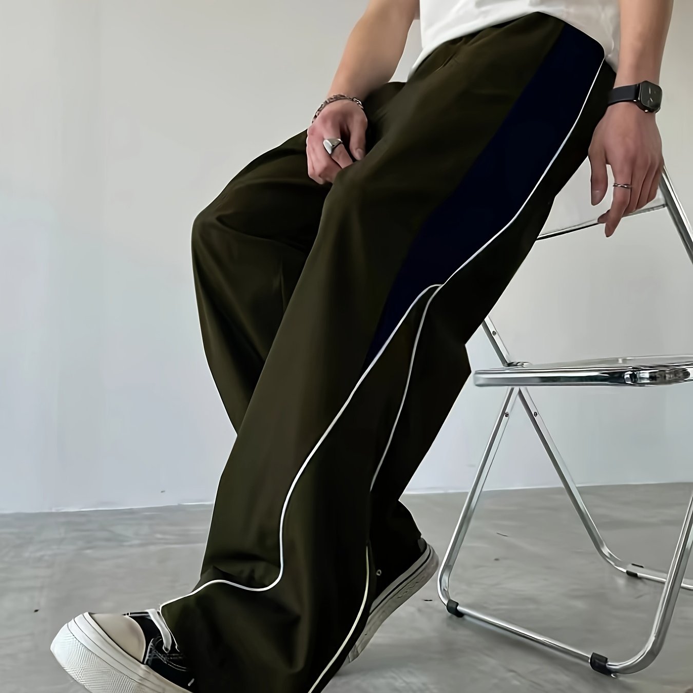 Herren Weit Bein Streetwear Trainingshose mit Kontrastelementen – Sportlicher Freizeit-Look