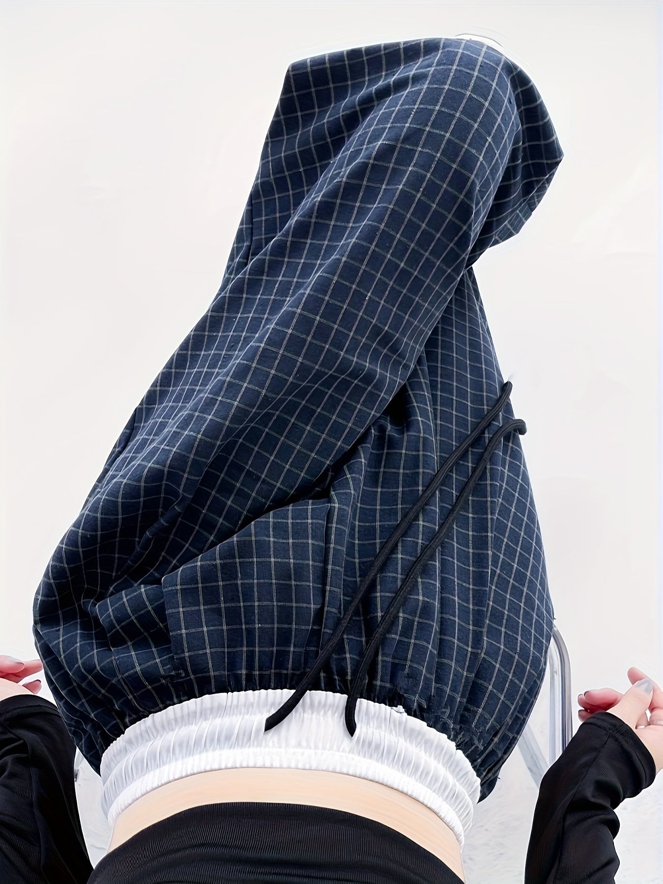 Damen Weite Freizeithose mit Karomuster und Kordelzug – Streetwear Style für Alltag und Freizeit