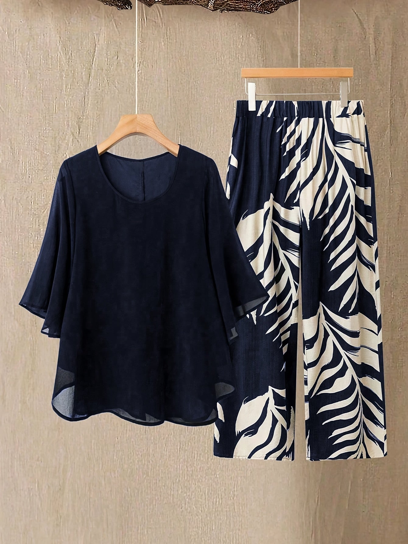 Damen Zweiteiler Set Elegant – Weite Hose mit Tropenmuster und Fließende Bluse, Perfekt für Urlaub und Sommer