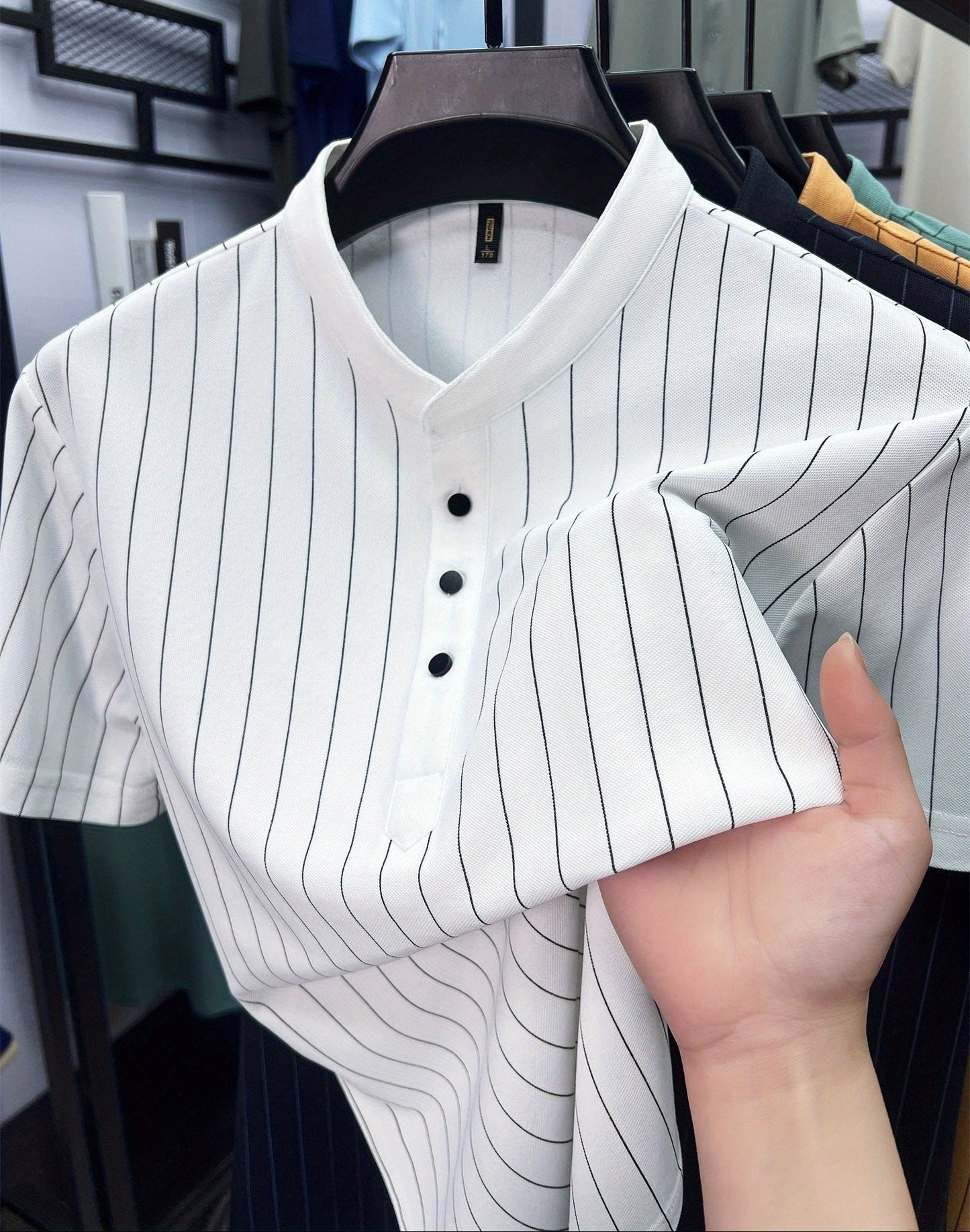 Herren Kurzarm-Hemd mit Stehkragen und Nadelstreifen – Modernes Freizeitshirt mit Knopfleiste