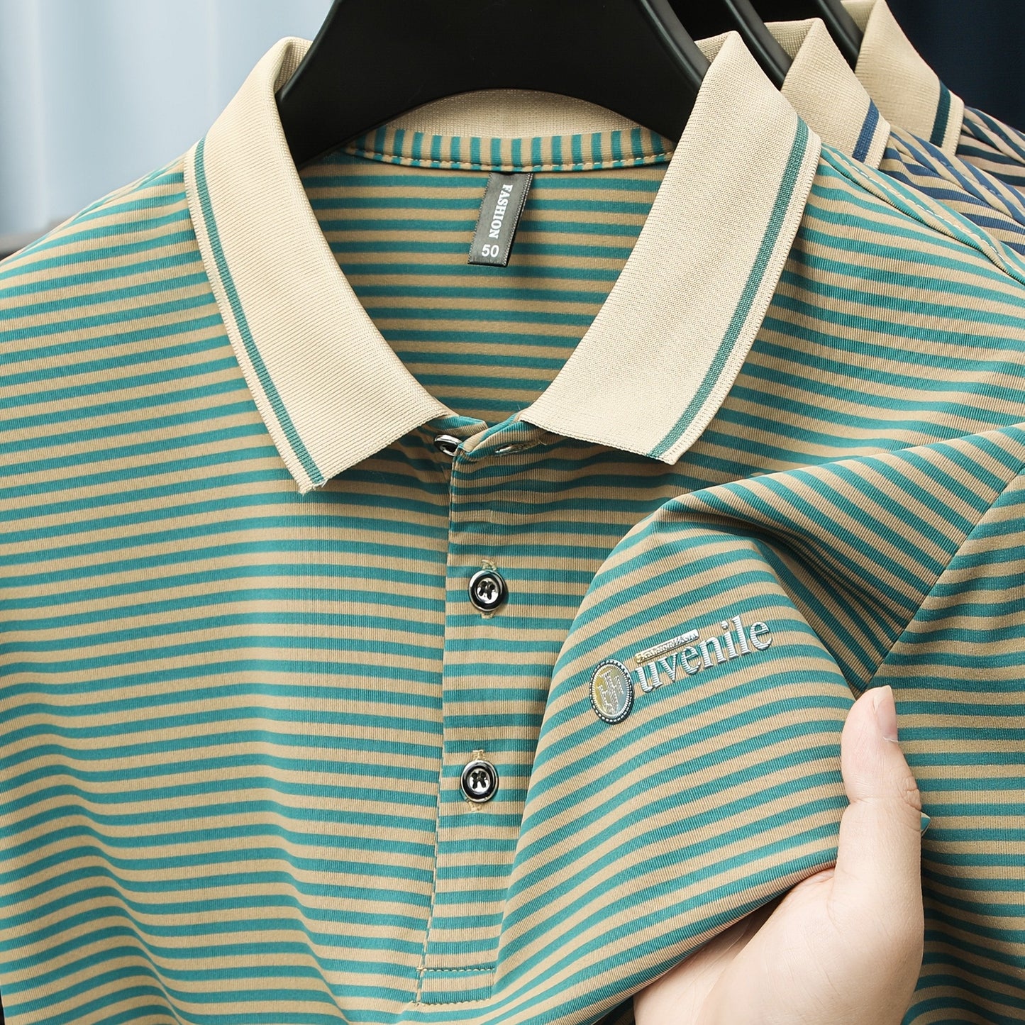 Herren Polo-Shirt mit Streifenmuster und Stickerei – Moderner Freizeitstil