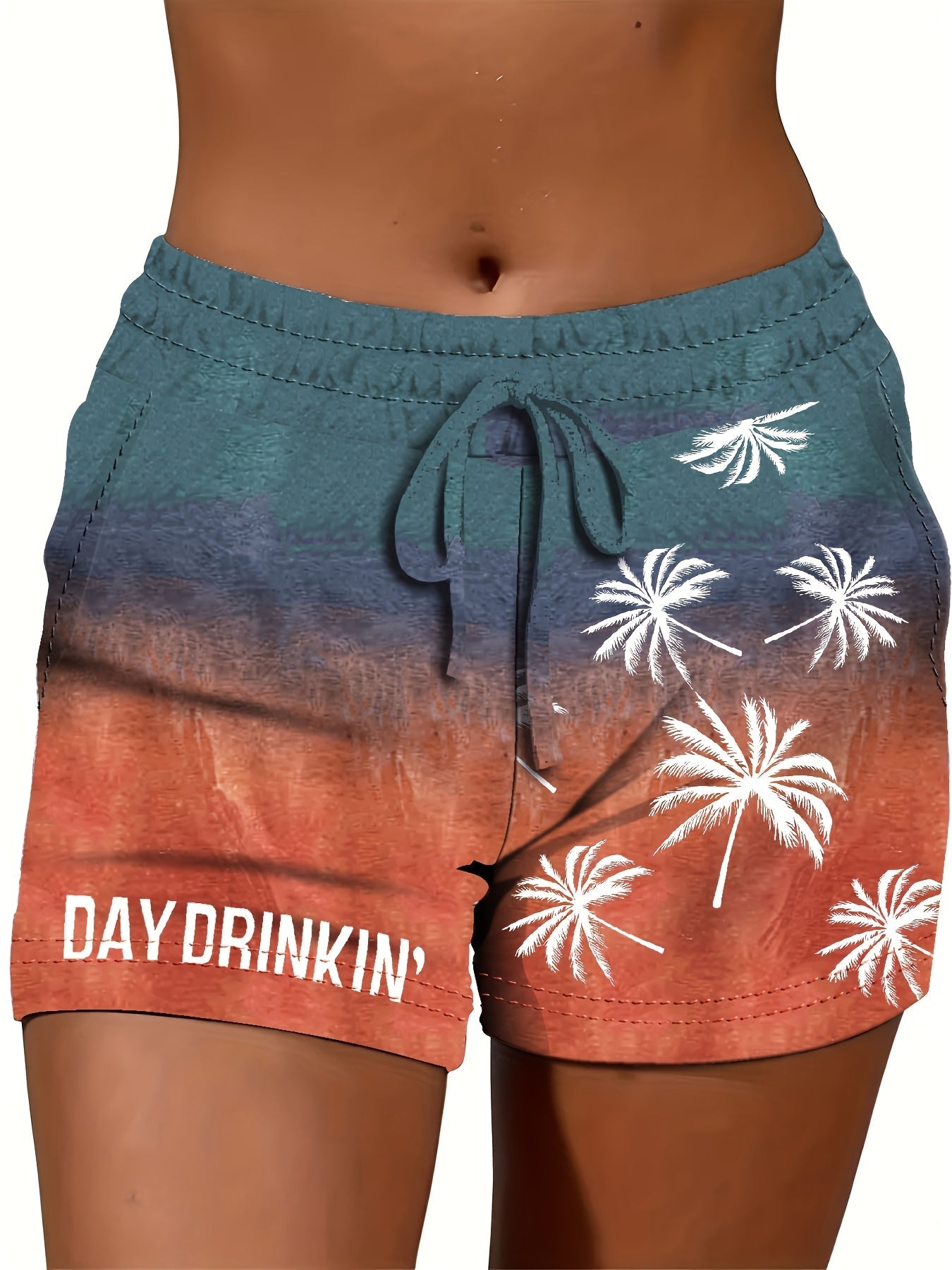 Damen Freizeits-Shorts mit Palmenprint und „Day Drinkin'“-Schriftzug – Sommer Urlaubsstyle