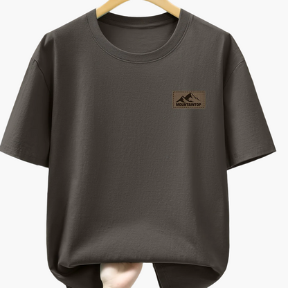 Herren T-Shirt mit Berg-Logo – Freizeit, Modern, Outdoor-inspiriert