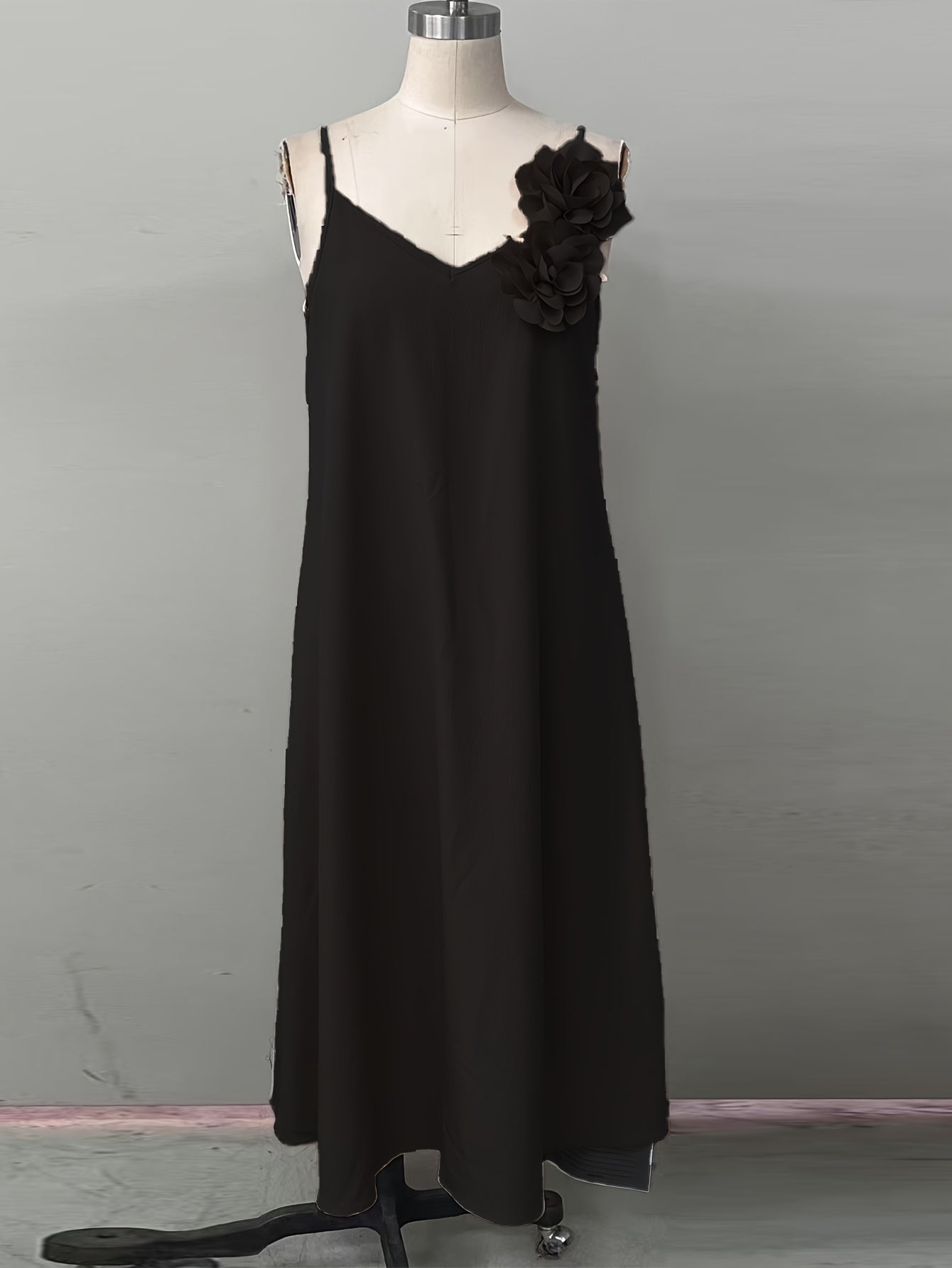 Damen Sommerkleid Elegant mit Blumenapplikation und V-Ausschnitt – Perfekt für Gartenpartys und besondere Anlässe