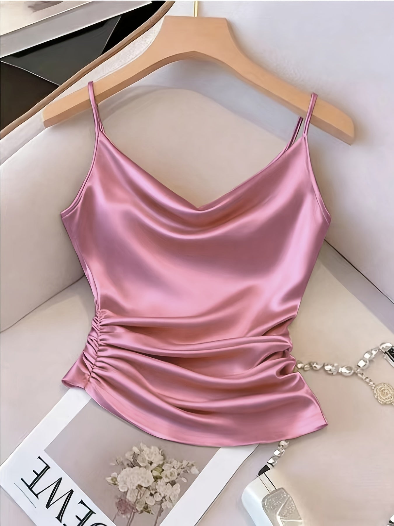 Damen Satin-Top mit Wasserfallausschnitt und Raffungen – Elegantes Camisole für besondere Anlässe