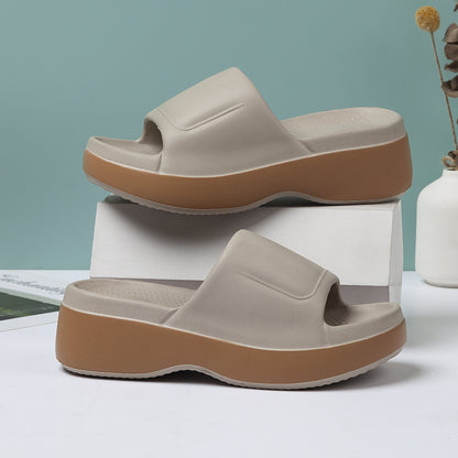 Damen Plateau-Slipper – Bequeme Sommer Hausschuhe mit offener Zehenpartie und rutschfester Sohle
