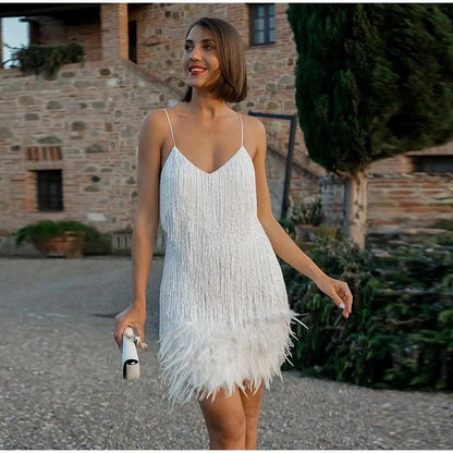 Damen Cocktailkleid mit Fransen und Federn – Glamouröses Partykleid im 20er Jahre Stil