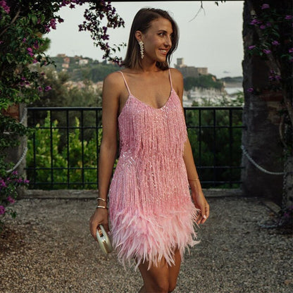 Damen Cocktailkleid mit Fransen und Federn – Glamouröses Partykleid im 20er Jahre Stil