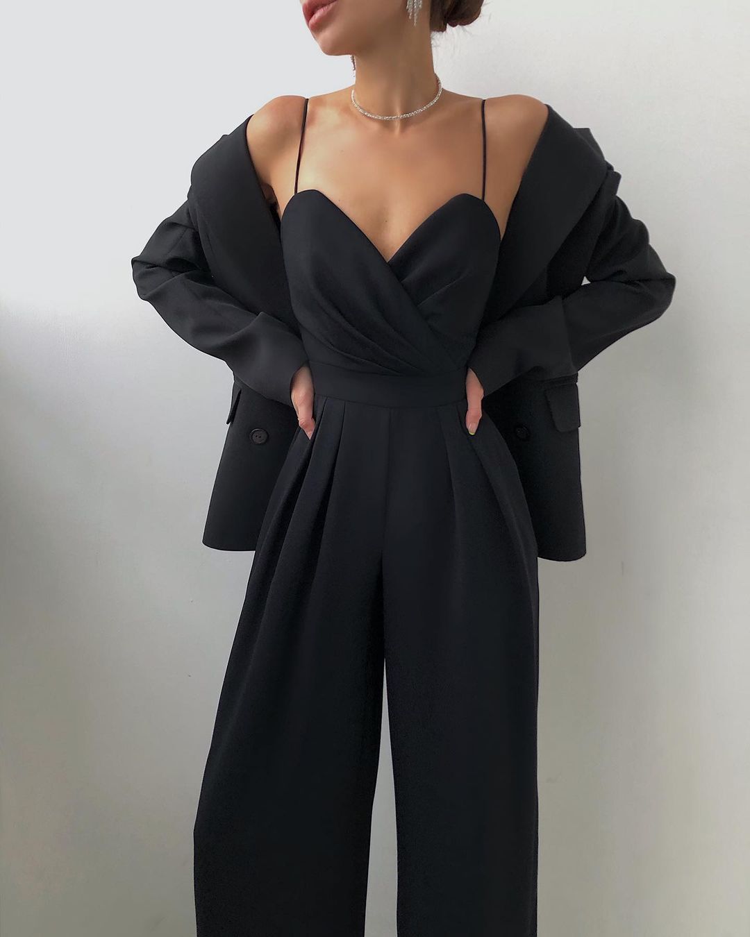 Damen Eleganter Jumpsuit mit weitem Bein und Spaghettiträgern – Stilvoll für Alltag & besondere Anlässe