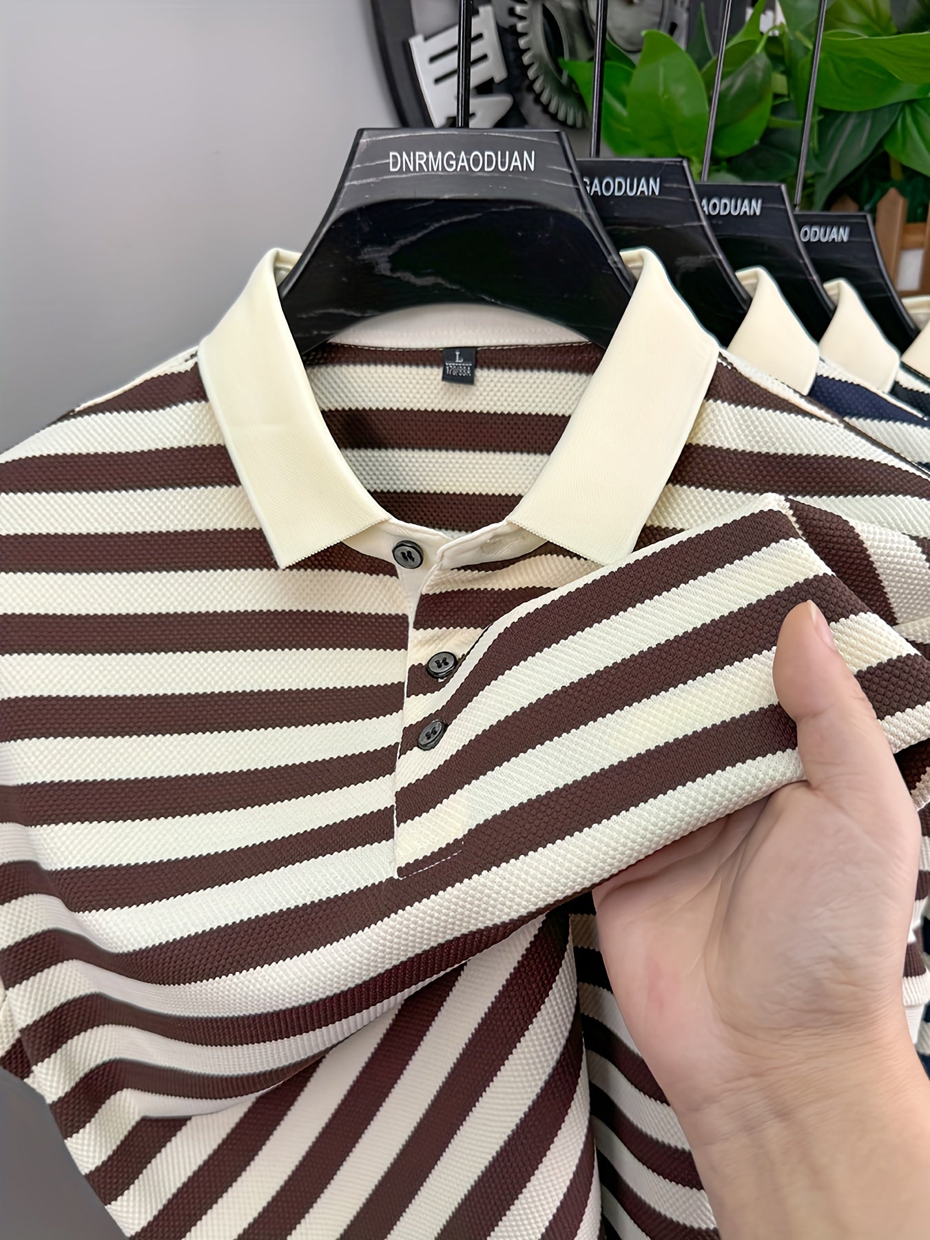 Herren Poloshirt mit klassischem Streifenmuster – Kurzarm, maritimer Look, eleganter Freizeitstil