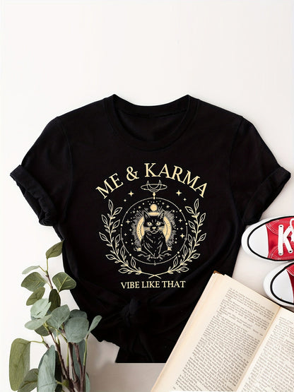 Damen Vintage T-Shirt mit Katze und Spruch 'Me & Karma Vibe Like That' – Mystisches Motiv, Perfekt für Alltag & Freizeit