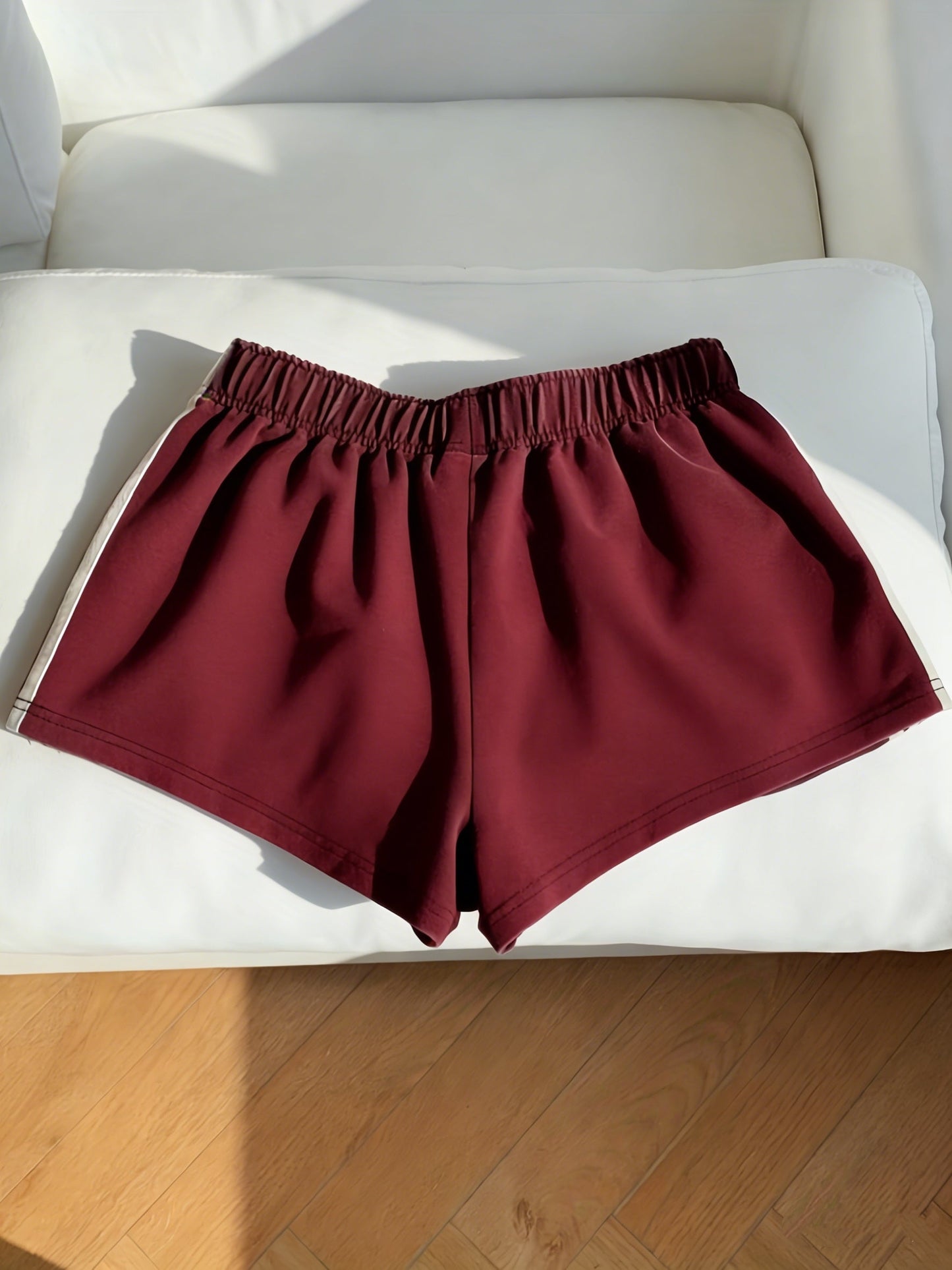 Damen Sport Shorts mit Streifen – Bequeme Trainingshose für Fitness & Freizeit