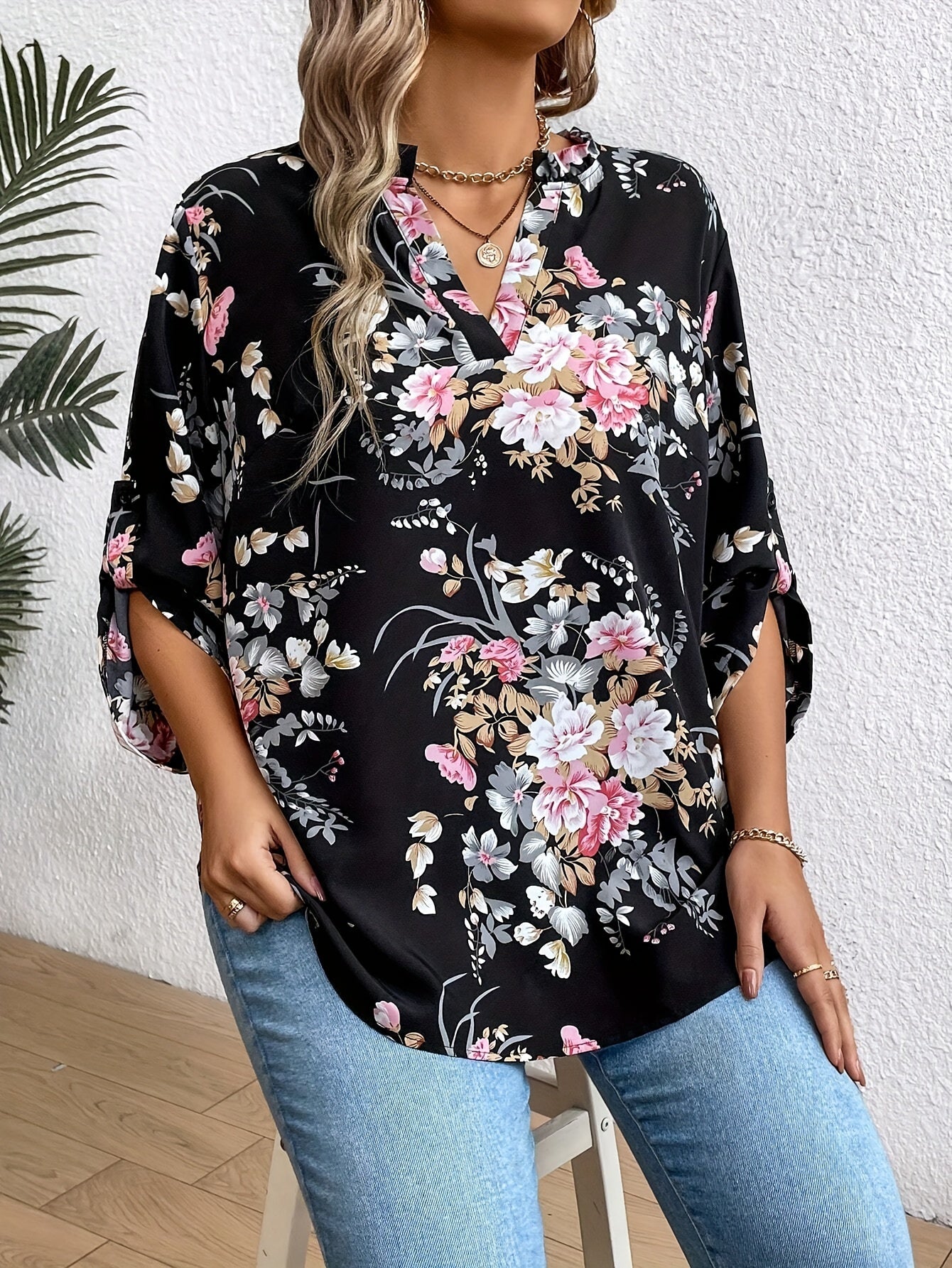 Damen Elegante Bluse mit Blumenmuster und V-Ausschnitt – Perfekt für Alltag und Büro