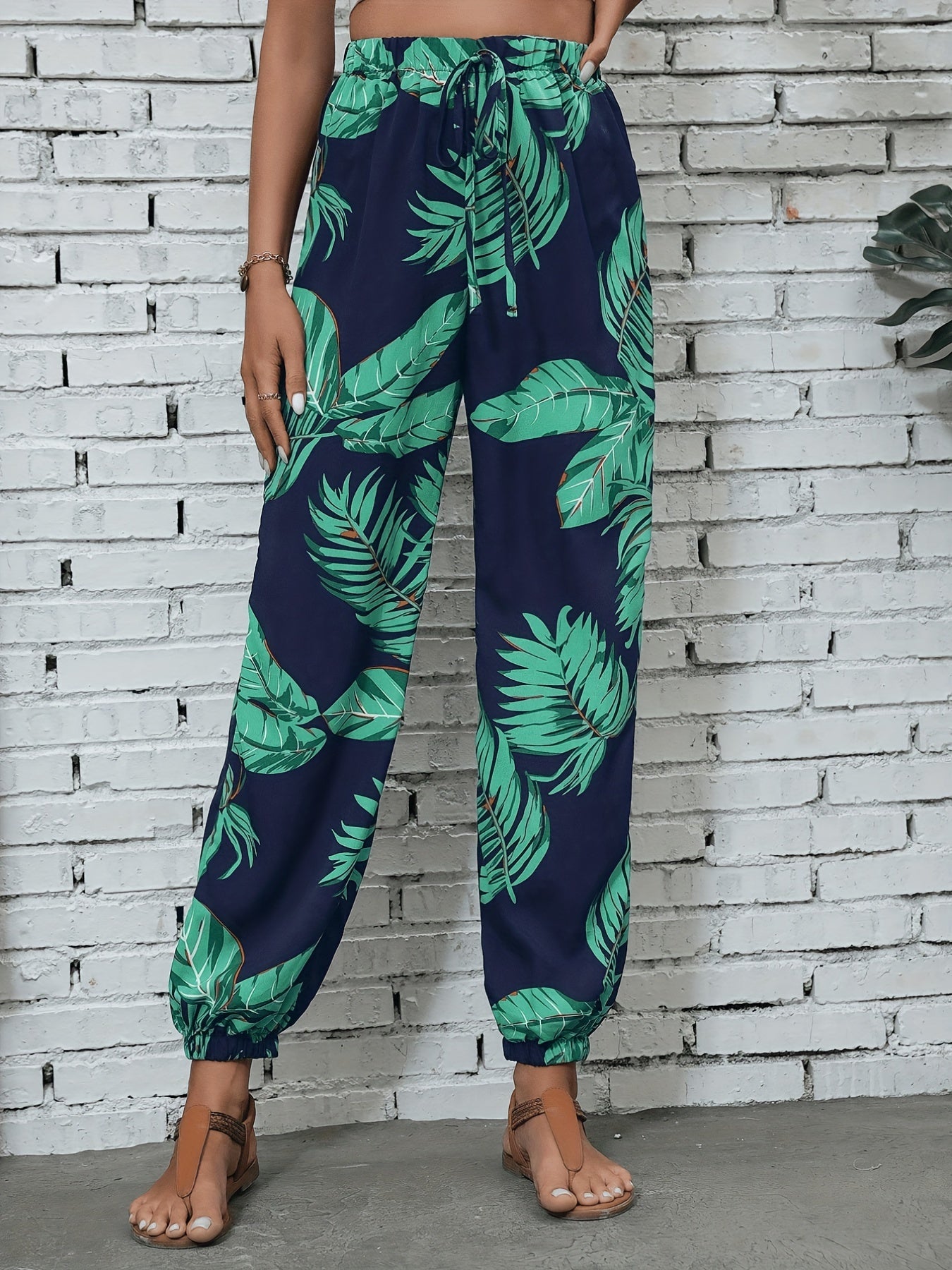 Damen Sommer Joggerhose mit tropischem Blattmuster – Perfekt für Urlaub & Freizeit
