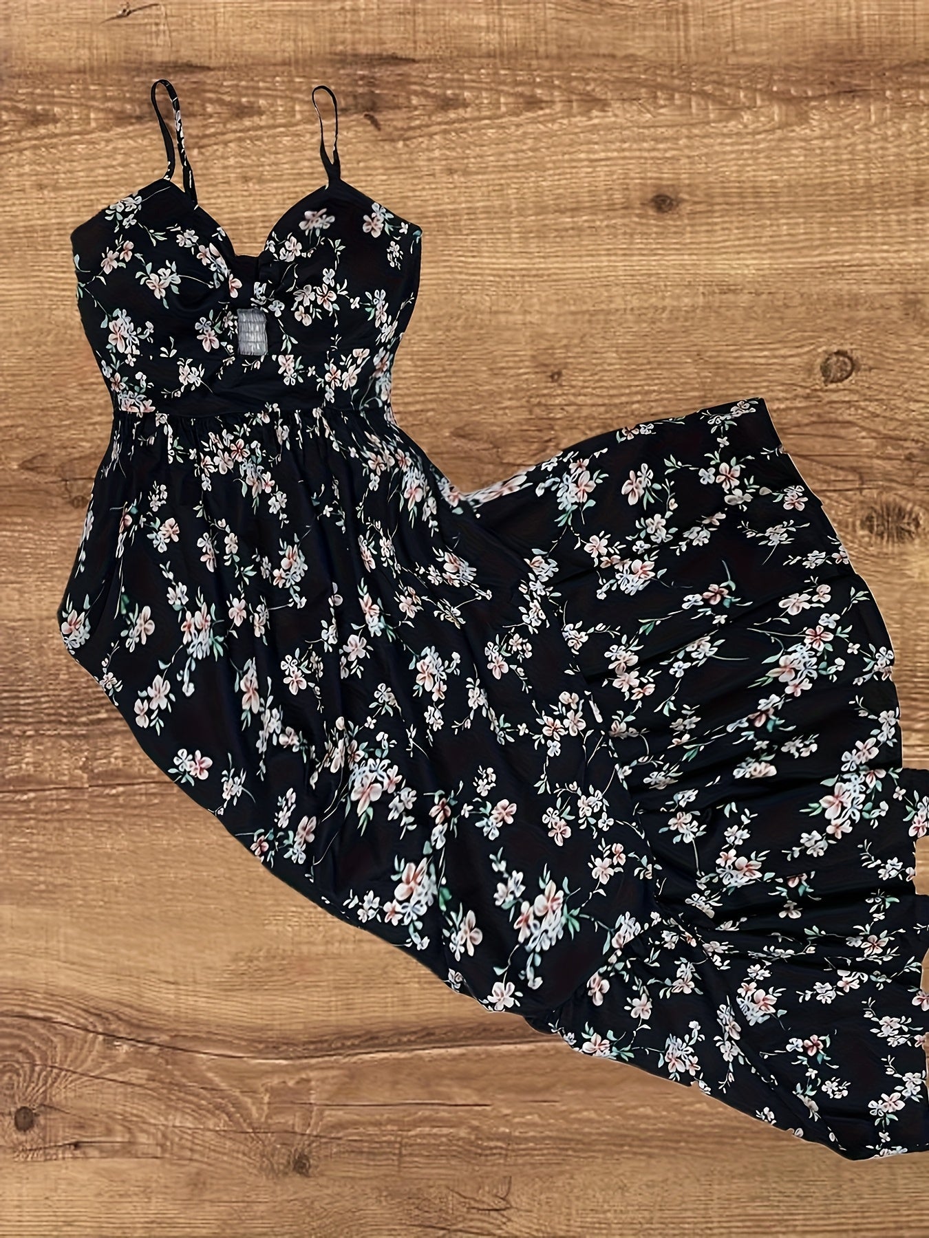 Damen Maxikleid Polka-Dot mit Rüschenrock und Spaghettiträgern – Vintage-inspiriertes Sommerkleid für besondere Anlässe