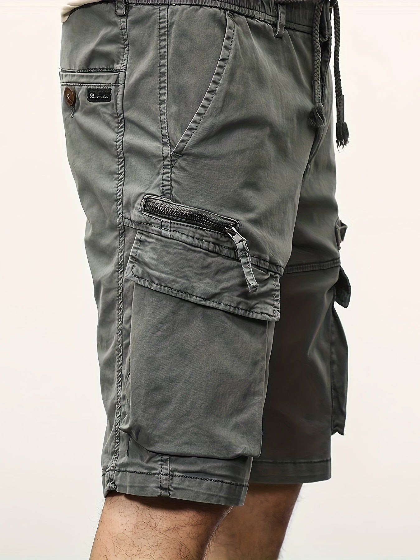 Herren Cargo-Shorts mit vielen Taschen und sportlichem Freizeitstil