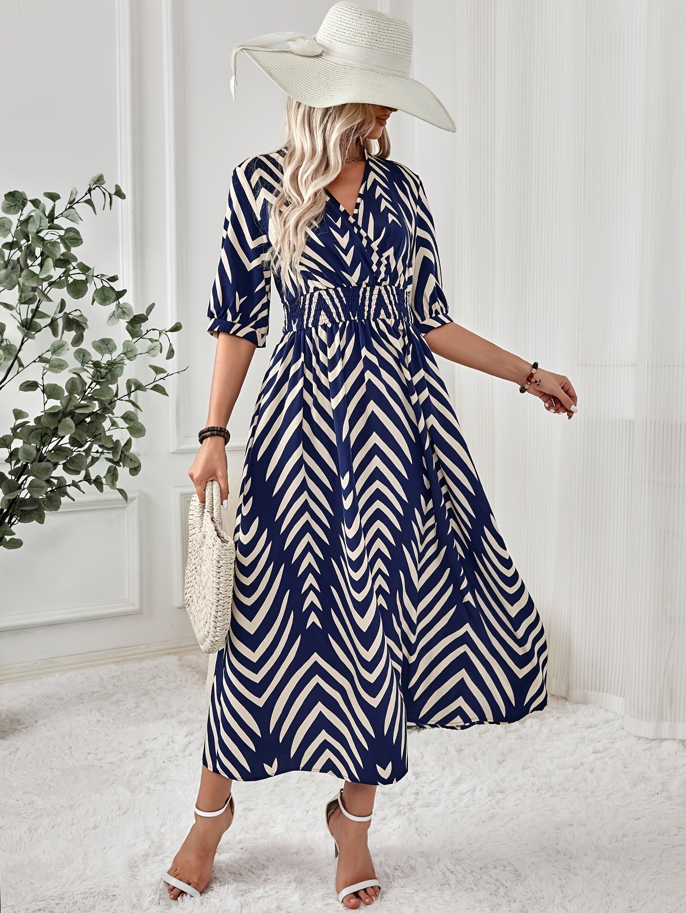 Damen Maxikleid mit Chevron-Muster und Wickeloptik – Eleganter Look für Alltag und besondere Anlässe