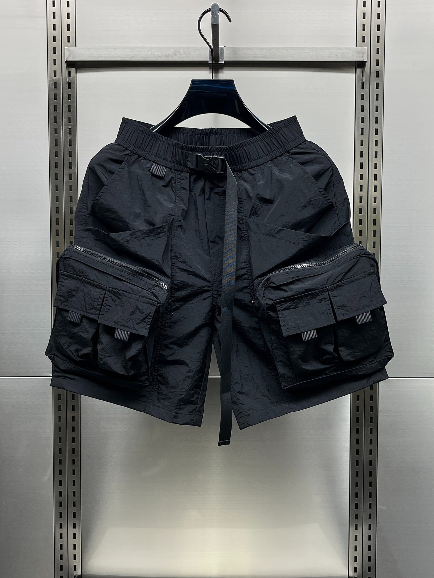 Herren Utility Cargo Shorts mit großen Taschen und verstellbarem Gürtel – Streetwear & Outdoor Style
