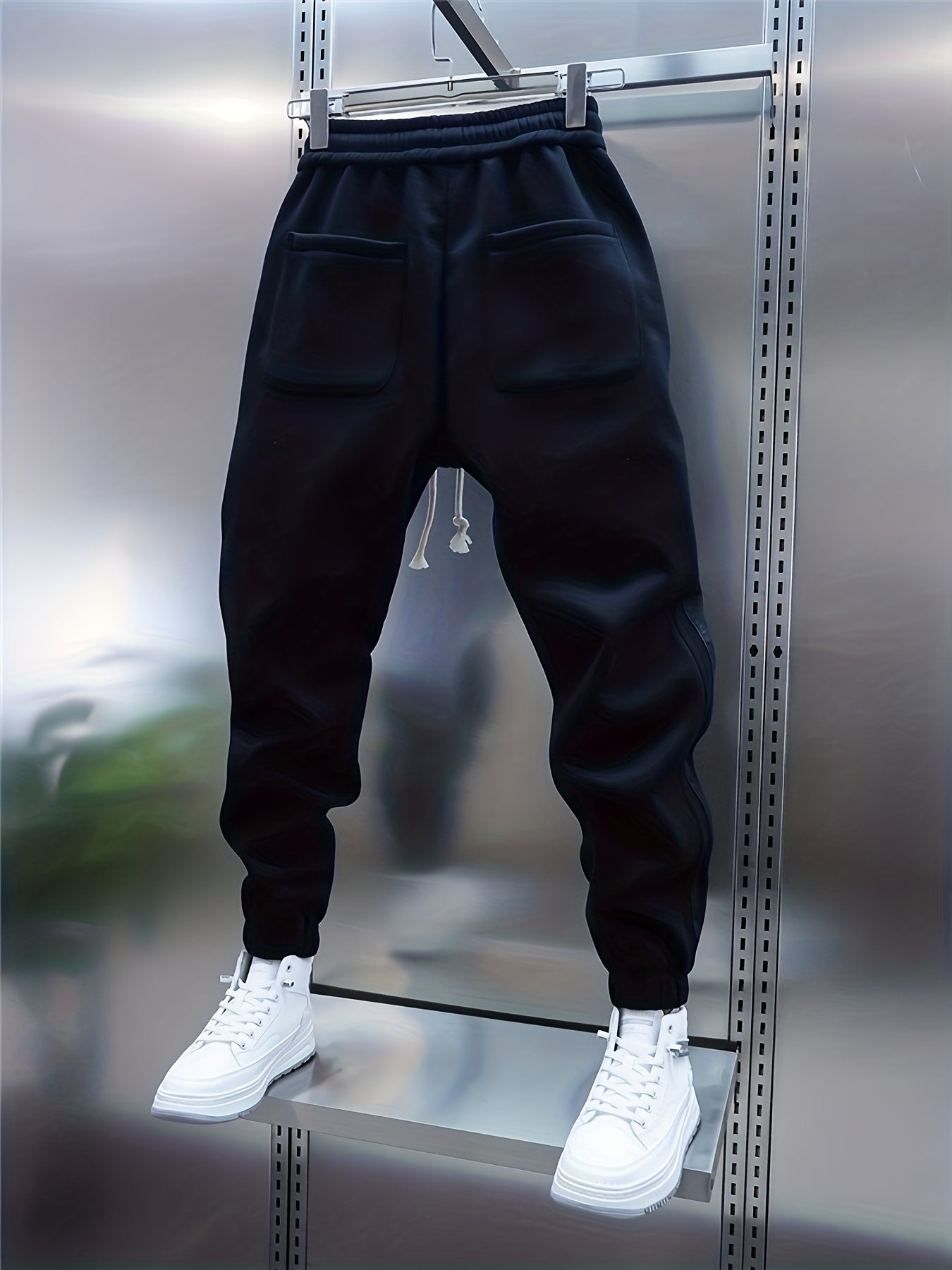 Herren Jogginghose mit sportlichem Schnitt und modernen Details – Streetwear & Freizeit